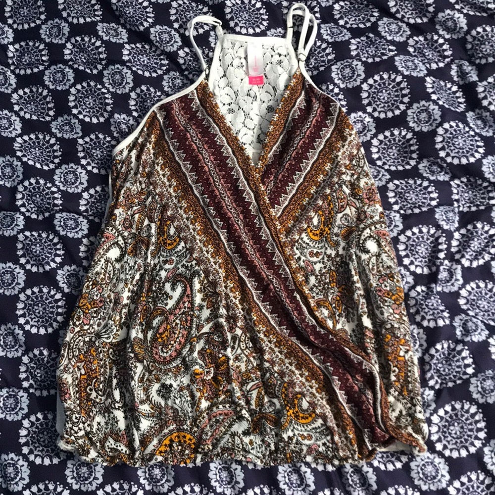 Super cute paisley print tank!